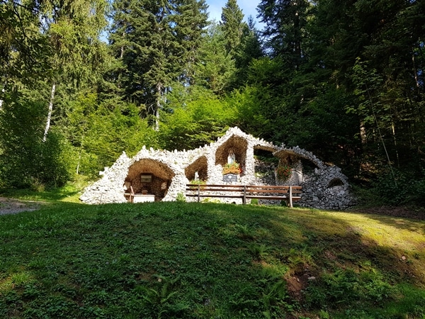 Lourdesgrotte in Zuwald